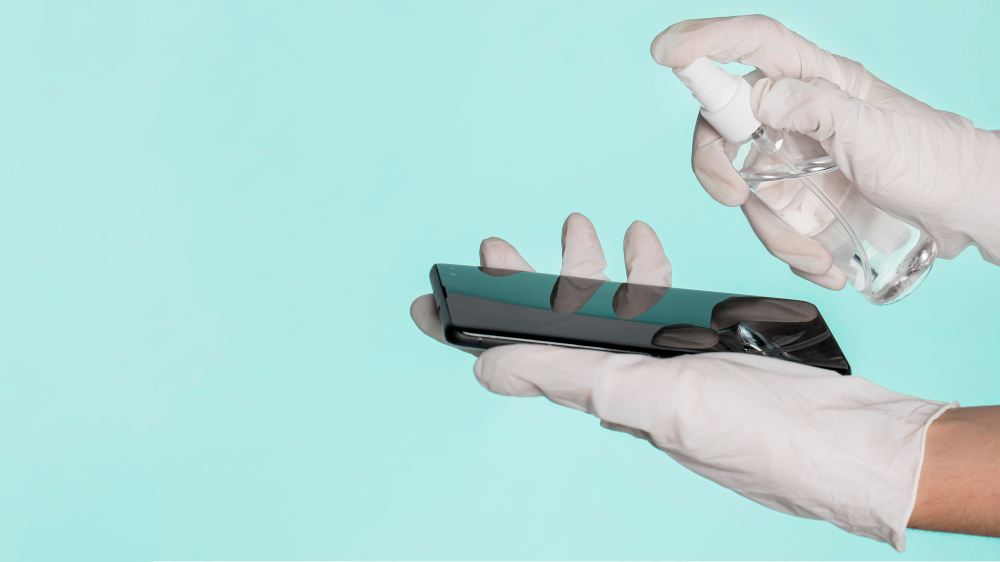 Why Can’t You Hear Calls on Your iPhone? 7 Proven Fixes to Restore Crystal-Clear Conversations 2 Clean Your Speaker